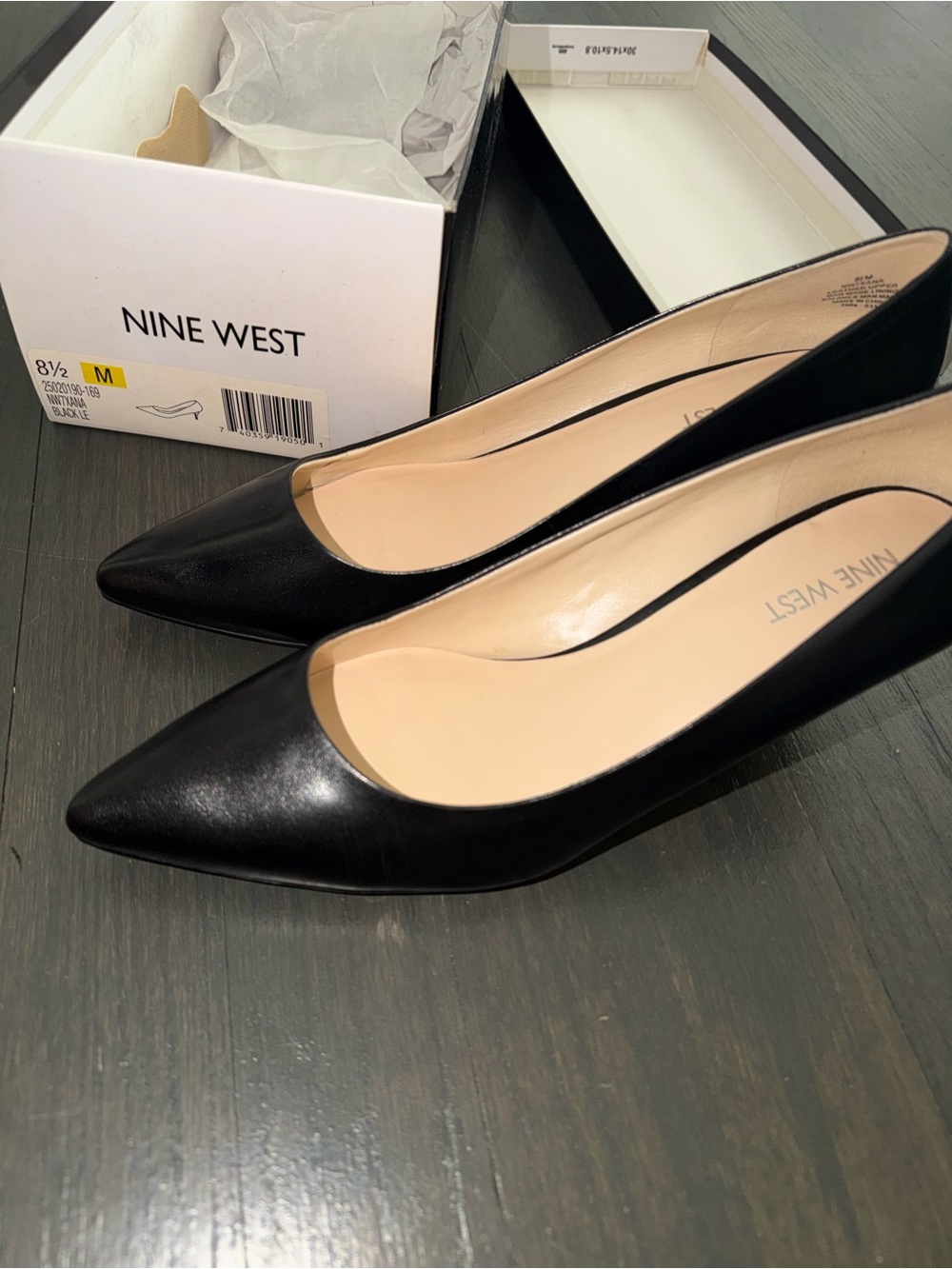 Nine West Black Pointed Toe Pumps - Classic Women's Heels size 8.5